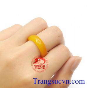 Nhẫn cẩm thạch mệnh kim
