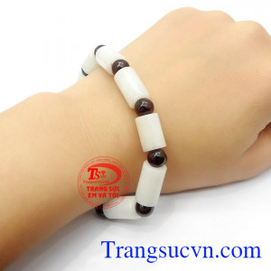 Chuỗi cẩm thạch trắng độc đáo