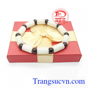 Chuỗi cẩm thạch trắng độc đáo