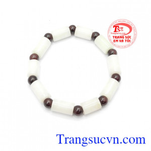 Chuỗi cẩm thạch trắng độc đáo