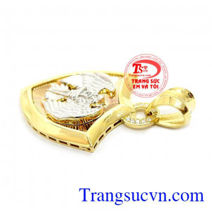 Mặt dây đại bàng tung cánh