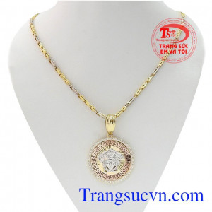 Bộ trang sức nam vàng hồng là sự kết hợp của mặt dây vàng thời trang cùng với dây chuyền vàng tây thời thượng.