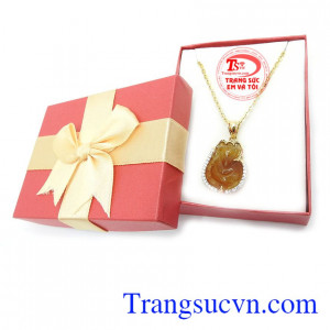 Mặt dây hồ ly tóc vàng nâu là sản phẩm thạch anh tóc thiên nhiên mang lại nhiều may mắn sức khỏe cho người đeo