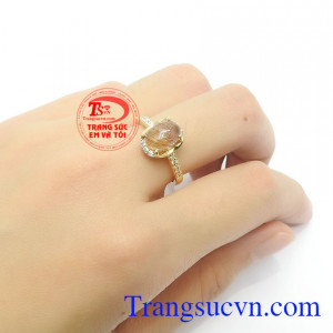 Nhẫn nữ thạch anh tóc mệnh kim