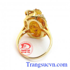 Nhẫn Nữ Tỳ Hưu Phú Quý