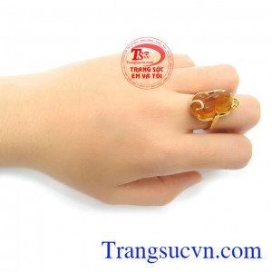 Nhẫn Nữ Tỳ Hưu Phú Quý