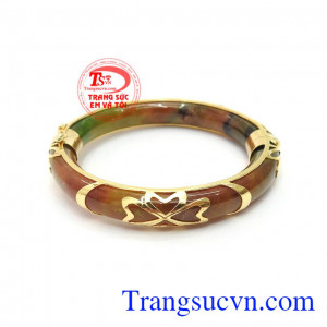 Đeo hợp phong cách phái đẹp. Vòng Ngọc Bọc Vàng Bình An