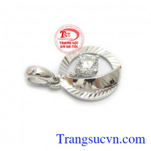 Mặt dây chuyền vàng trắng xinh xắn
