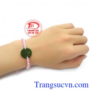 Ngọc cẩm thạch mang đến sự thuần khiết và nuôi dưỡng năng lượng may mắn và yêu thương.