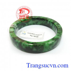 Vòng ngọc đeo hợp phong thủy có tác dụng trừ tà, mang bình an, hạnh phúc và thăng tiến