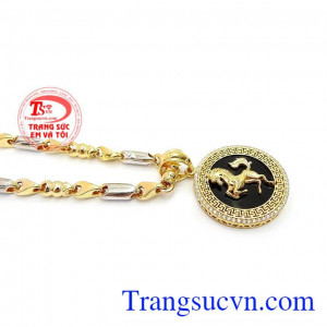 Bộ dây vàng phi mã là sản phẩm bộ dây chuyền nam sang trọng, mạnh mẽ