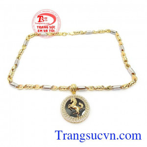 Bộ dây vàng phi mã là sản phẩm bộ dây chuyền nam sang trọng, mạnh mẽ