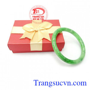 Vòng ngọc cẩm thạch tặng Mẹ