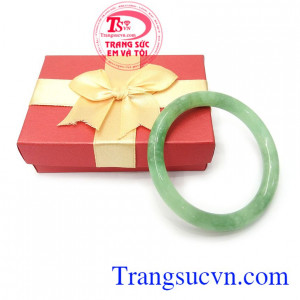 Vòng ngọc cẩm thạch