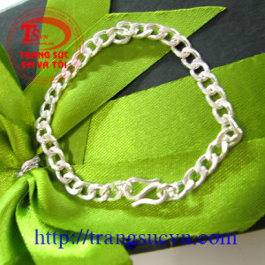 Lắc bạc cho trẻ con