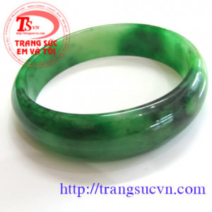 Vòng ngọc đá quý