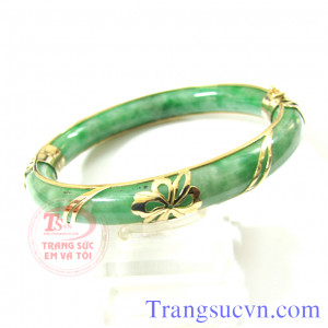 Vòng ngọc bọc hoa mai