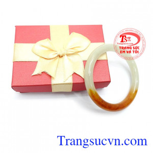 Ngọc cẩm thạch phớt vàng