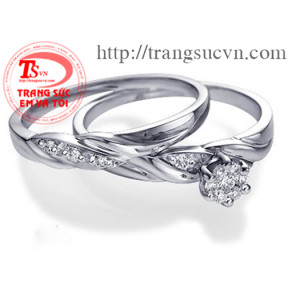 Nhẫn cưới vàng tây