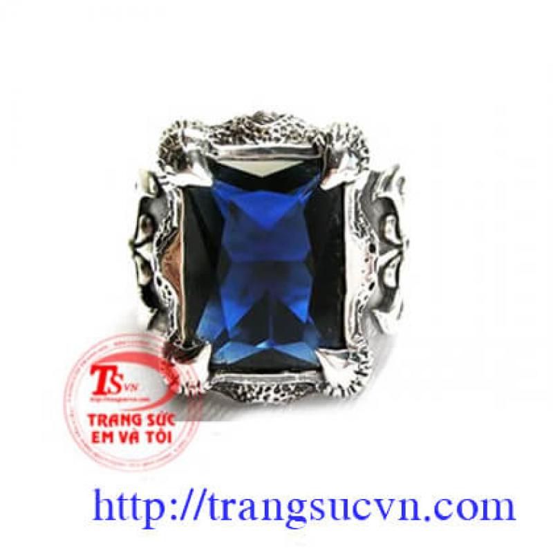 Nhẫn bạc gắn đá topaz