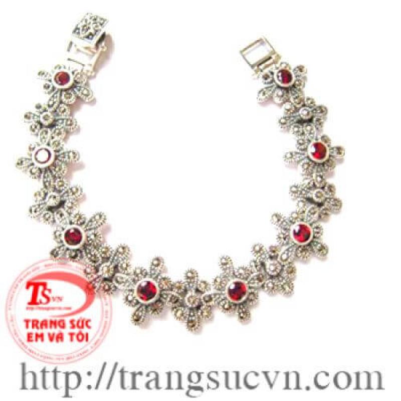 Lắc tay gắn đá