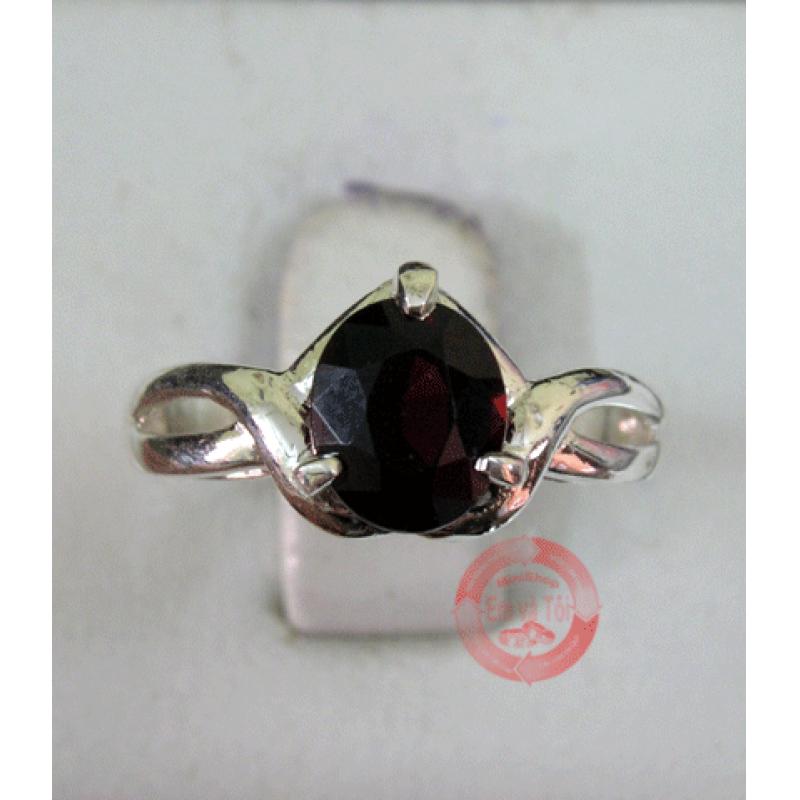 Nhẫn bạc gắn đá quý granat