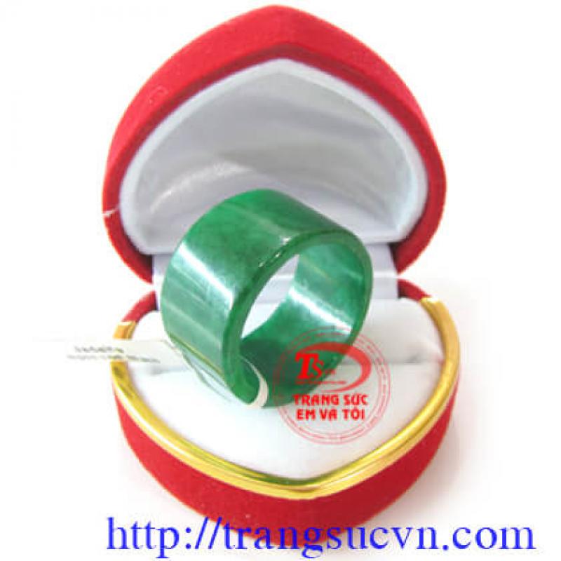 Nhẫn ngọc ngón cái jadeite