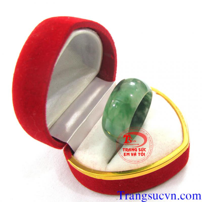 Nhẫn ngọc Jadeite thiên nhiên