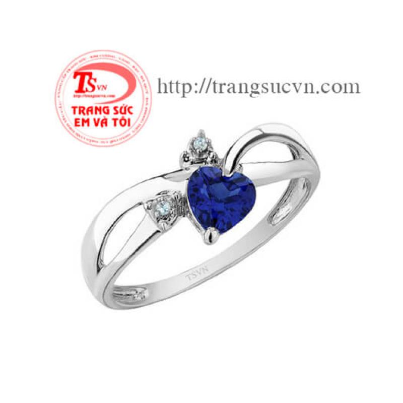 Nhẫn bạc gắn đá topaz