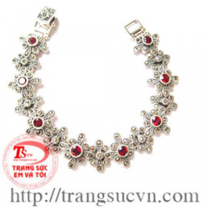 Lắc tay gắn đá