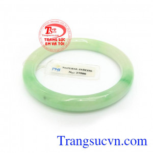 Ngọc cẩm thạch giúp loại bỏ độc tố khỏi cơ thể, tăng vận khí, tiền tài và may mắn cho người đeo