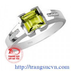Nhẫn đá peridot