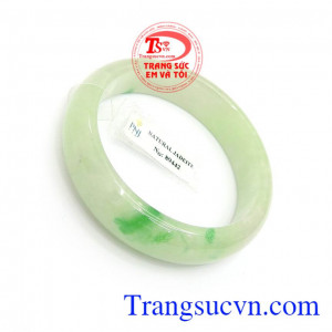 Vòng ngọc đeo hợp, sang trọng