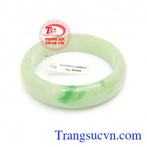Mang trang sức từ Ngọc cẩm thạch bạn sẽ được tiếp thêm nguồn động lực, mạnh mẽ, lạc quan