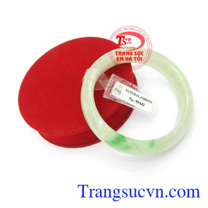 Mang trang sức từ Ngọc cẩm thạch bạn sẽ được tiếp thêm nguồn động lực, mạnh mẽ, lạc quan