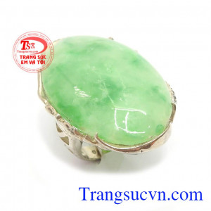 Nhẫn bạc ngọc đẹp là sản phẩm nhẫn bạc 925, sản phẩm từ ngọc cẩm thạch thiên nhiên