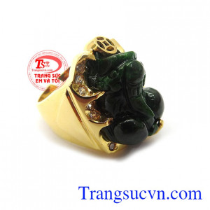 Ngọc cẩm thạch thiên nhiên mang lại nhiều may mắn, sức khỏe cho người đeo. Nhẫn nam tì hưu Jadeite bảo hành 12 tháng, giao hàng nhanh trên toàn quốc