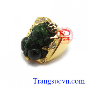 Nhẫn nam tì hưu Jadeite là sản phẩm vàng 18k, sản phẩm đẹp được gắn tì hưu đá Jadeite thiên nhiên