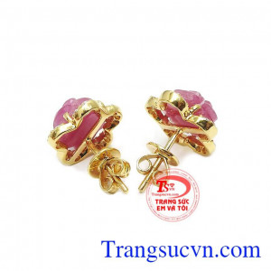 Chốt giữ bông tai chắc chắn để bạn yên tâm và thể hiện