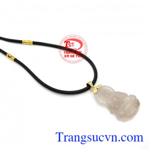 Đá mã não được biết đến từ rất lâu bởi giá trị trong phong thủy và có giá thành tương đối thấp hơn so với các dòng đá quý khác