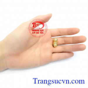 Tỳ Hưu trong phong thủy là linh vật mang lại may mắn, tài lộc và bình an cho người đeo, là linh vật được được ưa chuộng bậc nhất trong phong thủy