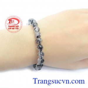 Thạch anh tóc đen 7 ly là sản phẩm thạch anh tóc thiên nhiên được cấu tạo từ các sợi rutin đen