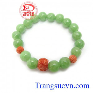Chuỗi vòng tay được nhiều người ưa thích. Chuỗi vòng ngọc cẩm thạch đẹp