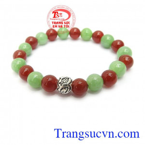 Chuỗi ngọc cẩm thạch và mã não là sản phẩm từ thiên nhiên ban tặng, sản phẩm đẹp có charm bạc xinh xắn