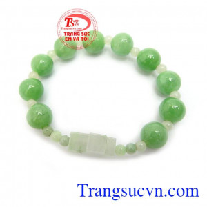 Sản phẩm đẹp tinh tế, kiểu dáng trang nhã, phù hợp với mọi trang phục