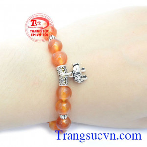 Mã não thiên nhiên có độ trong suốt, màu sắc tươi tắn là món quà sinh nhật ý nghĩa