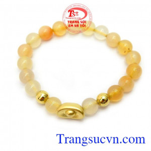 Sản phẩm mã não thiên nhiên kết hợp với charm bạc si vàng màu, chuỗi vòng tay mã não xinh xắn