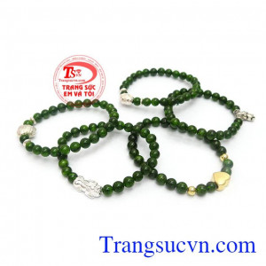 Chuỗi vòng tay diopside giúp trí tuệ minh mẫn, sáng suốt, may mắn trong kinh doanh