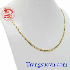 Chiếc dây chuyền đơn giản nhưng sẽ là trợ thủ đắc lực trong việc tô điểm cho trang phục của bạn