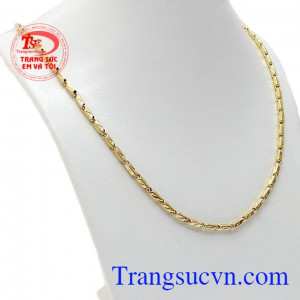 Các chi tiết được chạm khắc tỉ mỉ, hài hòa